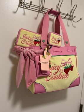 Juicy Couture Strawberry Daydreamer and 2 wallets! VIRAL, NWT, hard to find!